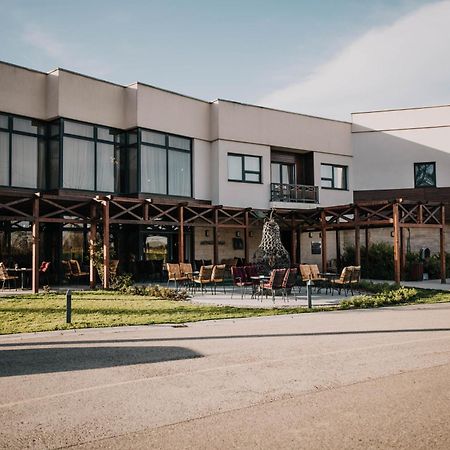 Hotel & Distillery Monogram Gradac  Zewnętrze zdjęcie