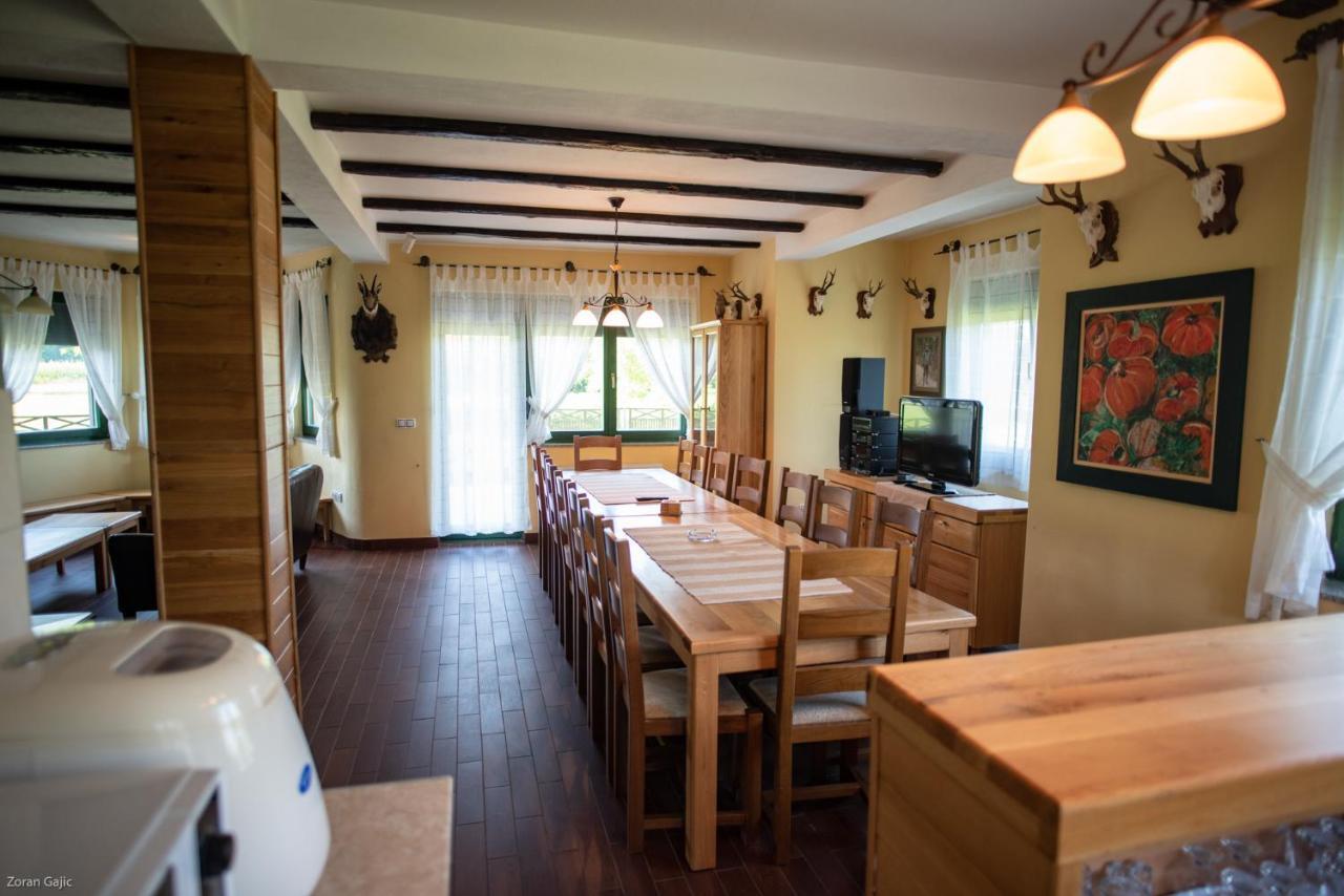 Hotel & Distillery Monogram Gradac  Zewnętrze zdjęcie