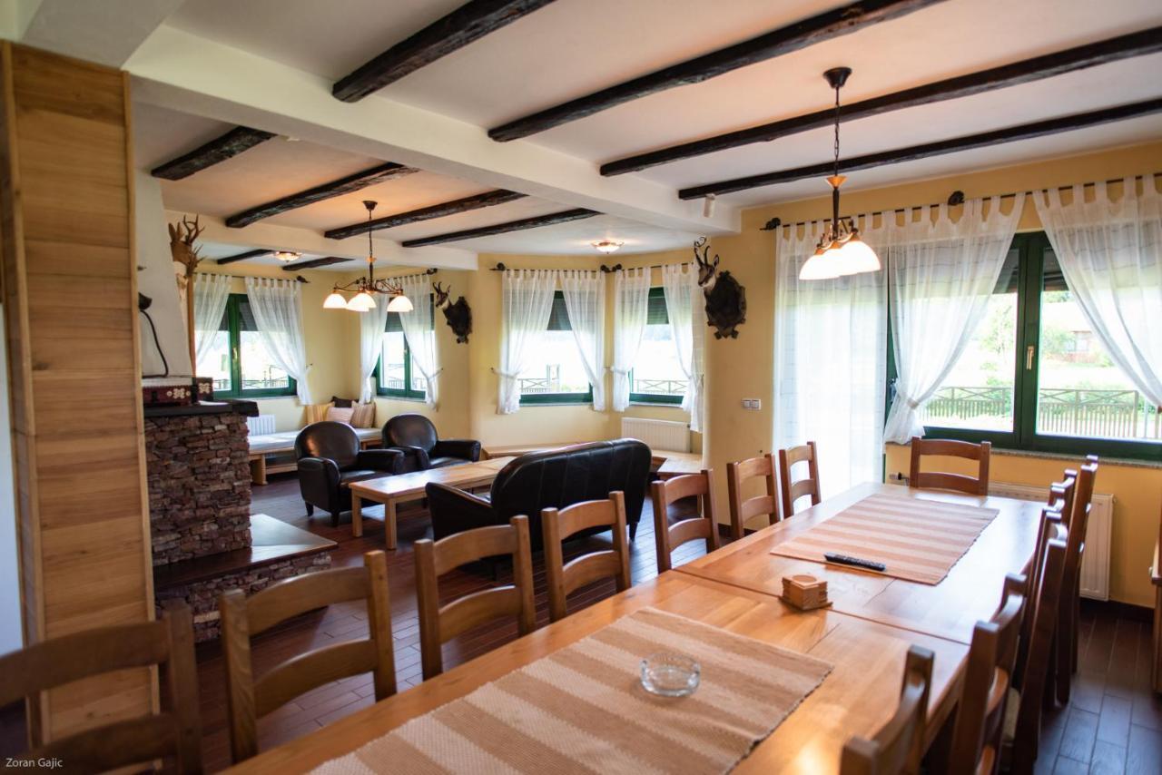 Hotel & Distillery Monogram Gradac  Zewnętrze zdjęcie