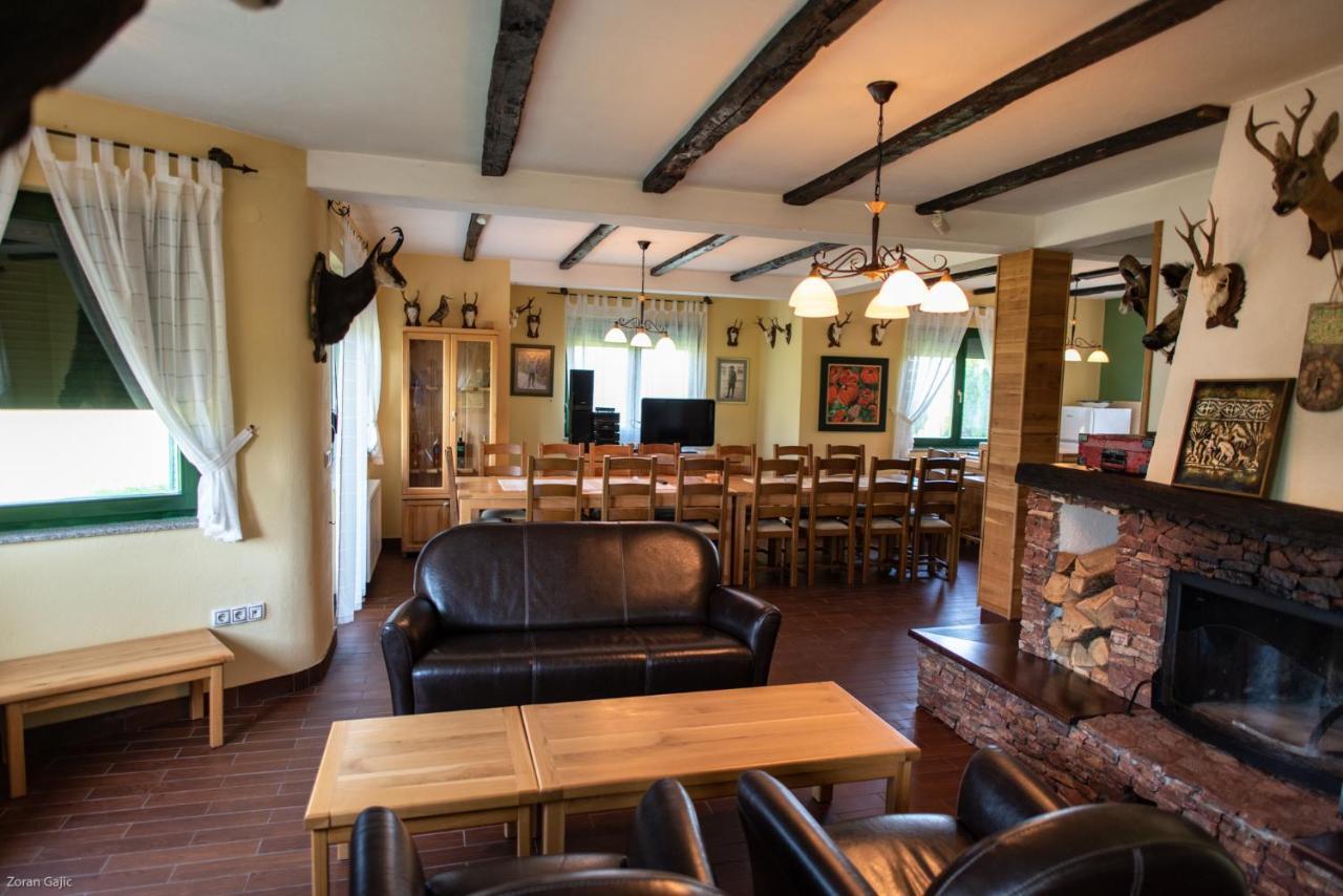 Hotel & Distillery Monogram Gradac  Zewnętrze zdjęcie