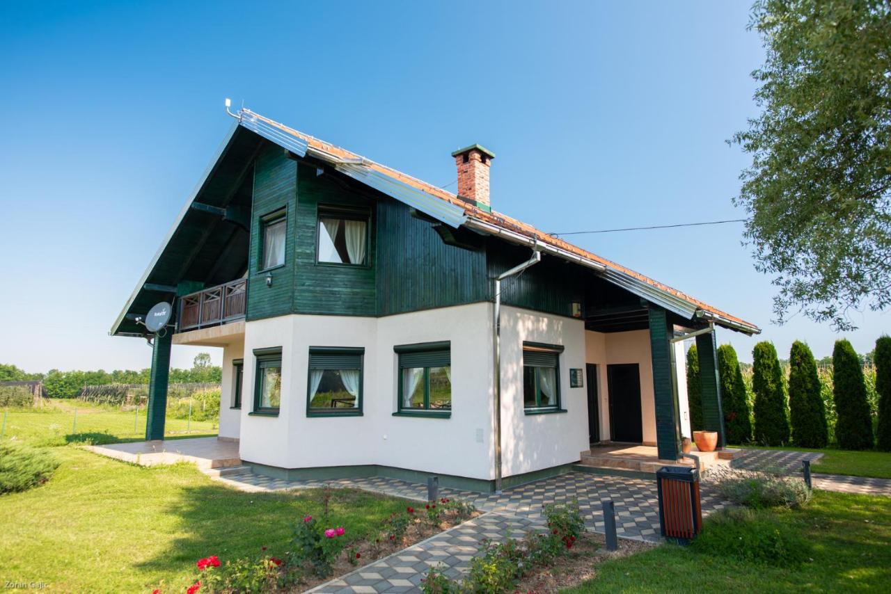 Hotel & Distillery Monogram Gradac  Zewnętrze zdjęcie